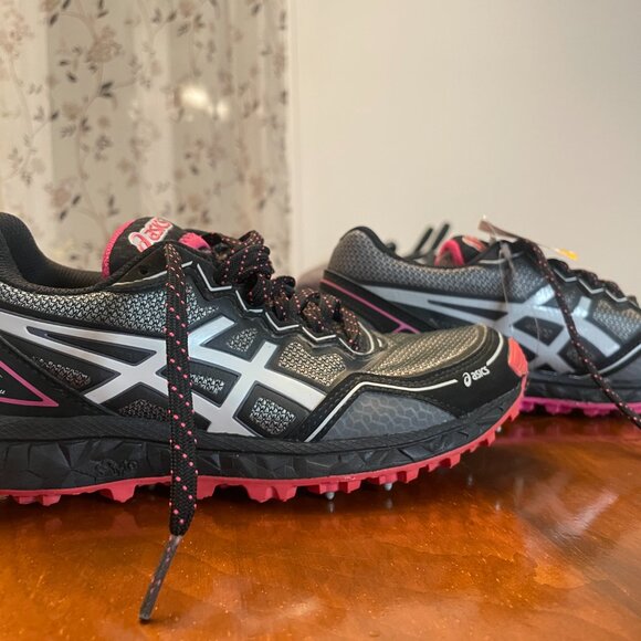 Winter running shoes with studs, espadrilles de course avec crampons de metal - Picture 4 of 5